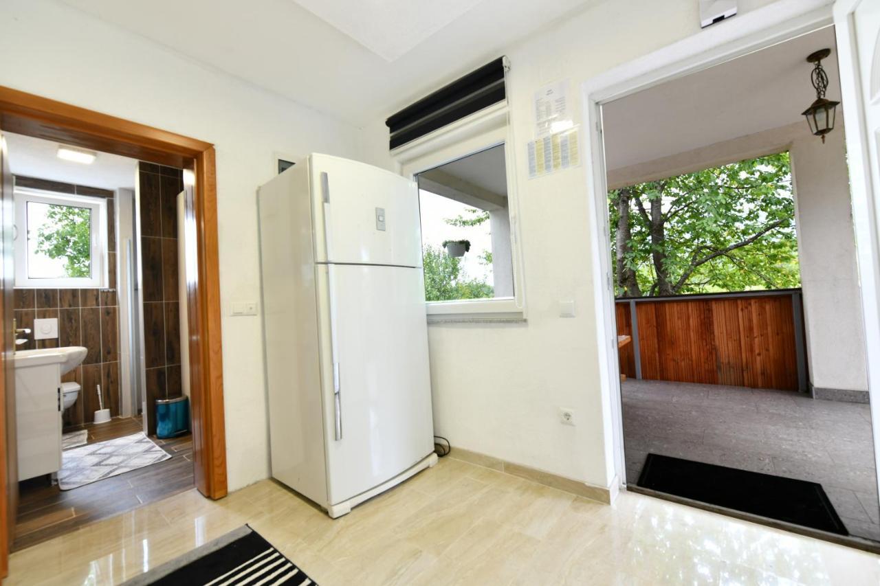 Apartamento Lora Rakovica Exterior foto