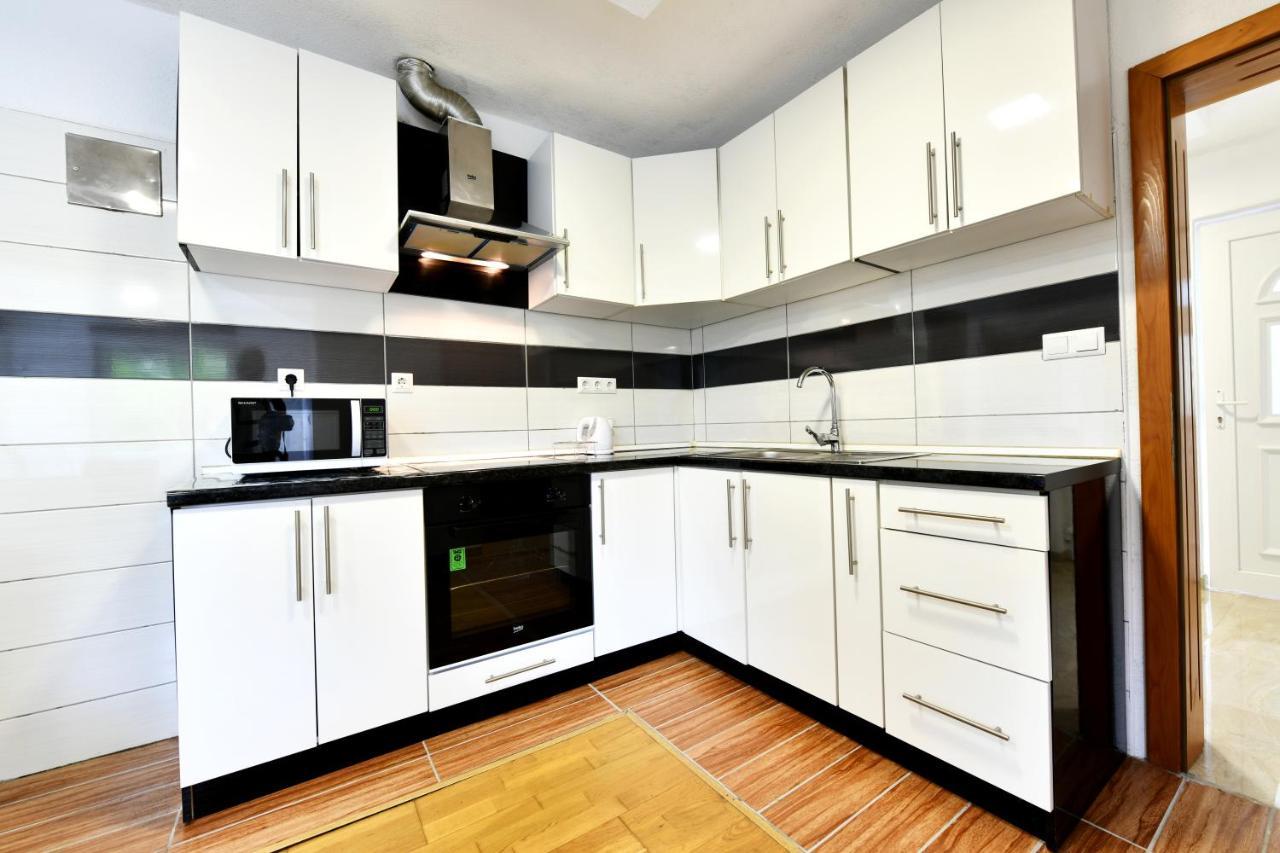 Apartamento Lora Rakovica Exterior foto